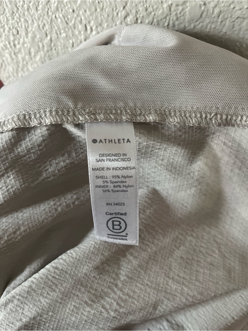 Athleta Light Gray Layered Athletic Shorts with White Inner Brief - Picture 5 of 5